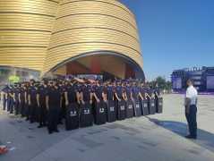 領(lǐng)威保安成功守護武漢漢街萬達開業(yè)盛典